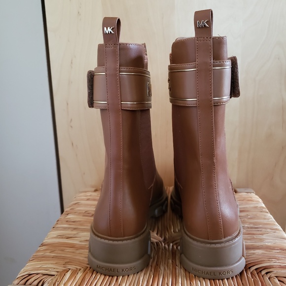 Michael Kors Mid Chelsea Boots Size 8 NEW! - Picture 4 of 13
